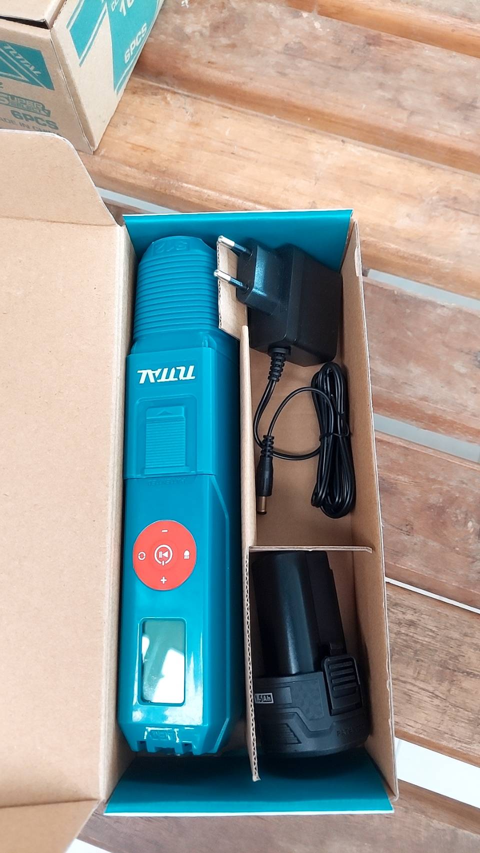 ปั้มลมมินิ12V TACLI12011 TOTAL ครบชุดพร้อมแบต พร้อมที่ชาร์จ