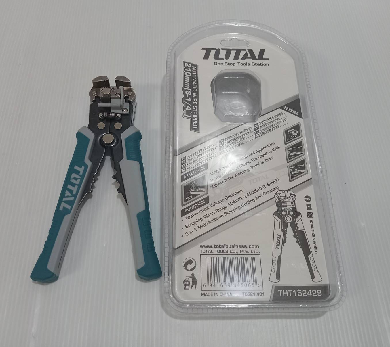 คีมปอกสายอัตโนมัติ ( ตัด ปอก ย้ำ วัดไฟ NVC ) รุ่น THT152429 Total