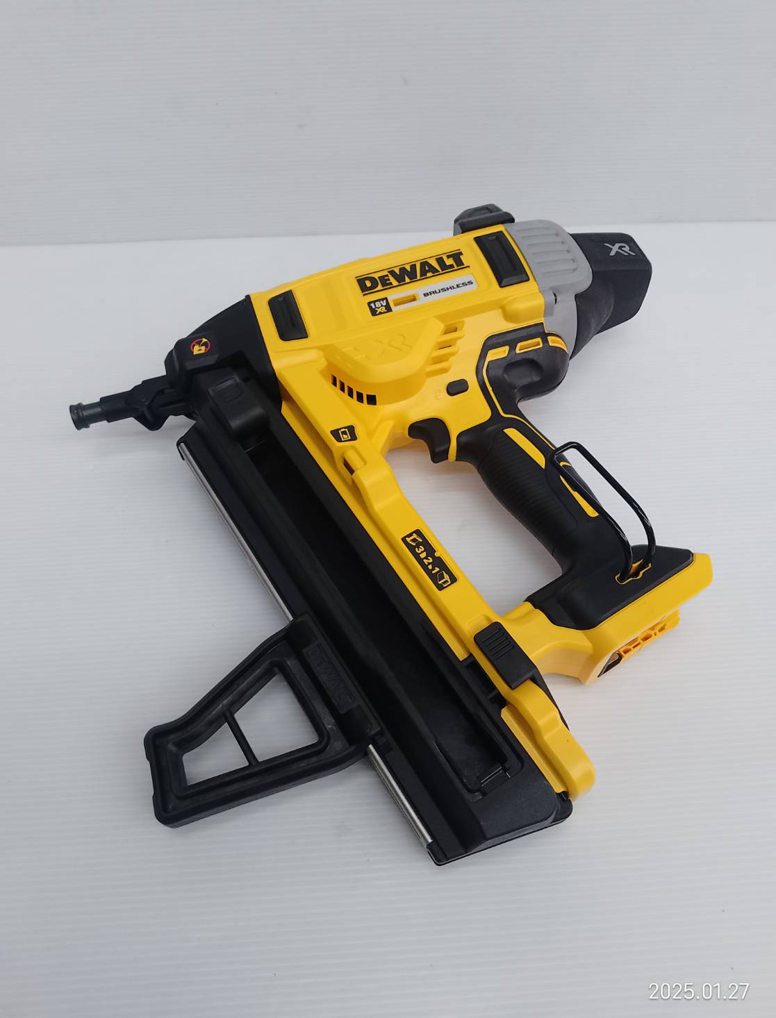 เครื่องยิงปืนลมไร้สาย20V DCN890N-XJ DEWALT