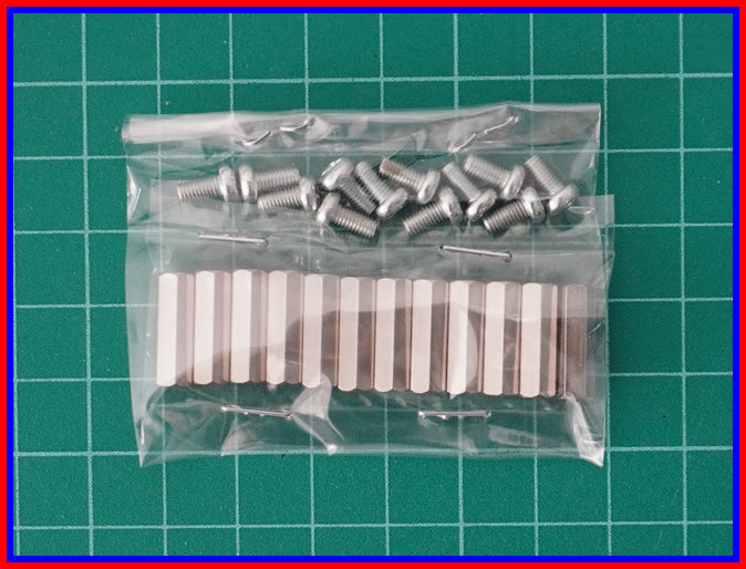 12x เสารองแบบเหลี่ยม ยาว 15 มม. + 12x สกรู M3
