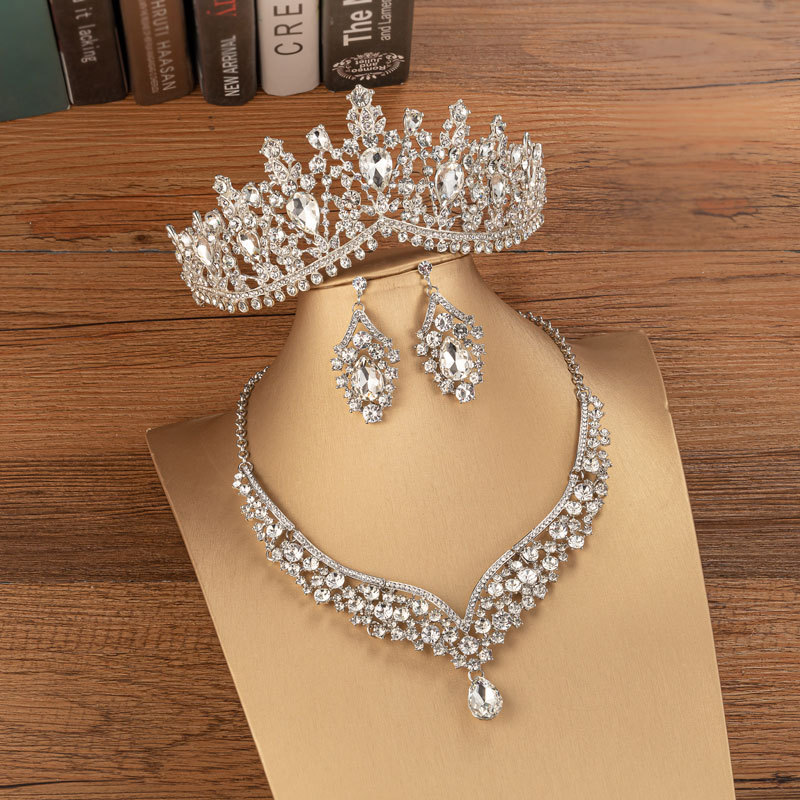 SET015 สีเงิน เครื่องประดับ 3 ชิ้น มงกุฎ สร้อยคอ ต่างหู จัดเซทสวยงาม สินค้าพร้อมส่งจากไทย