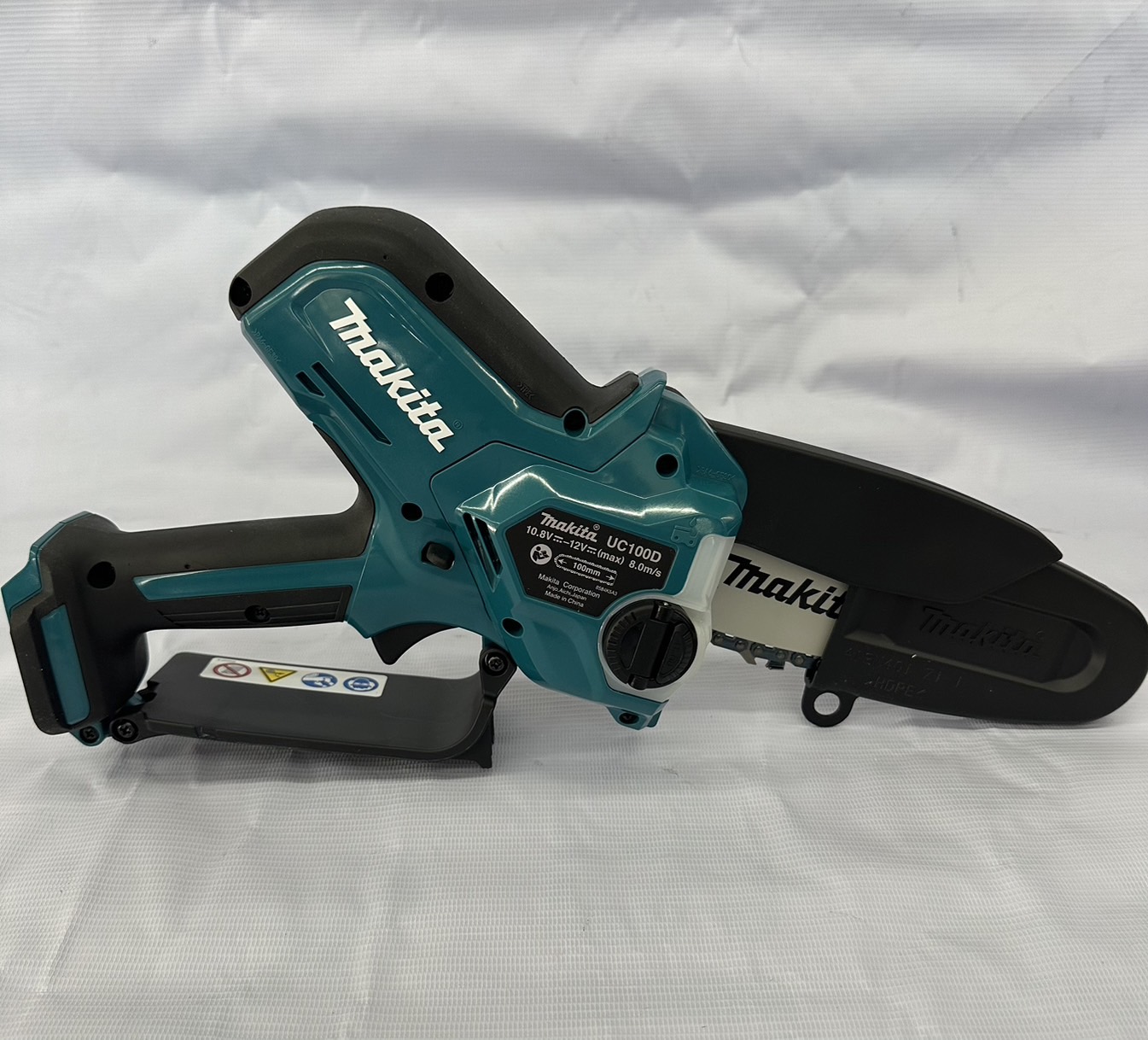 เลื่อยโซ่4" 12V UC100WA MAKITA