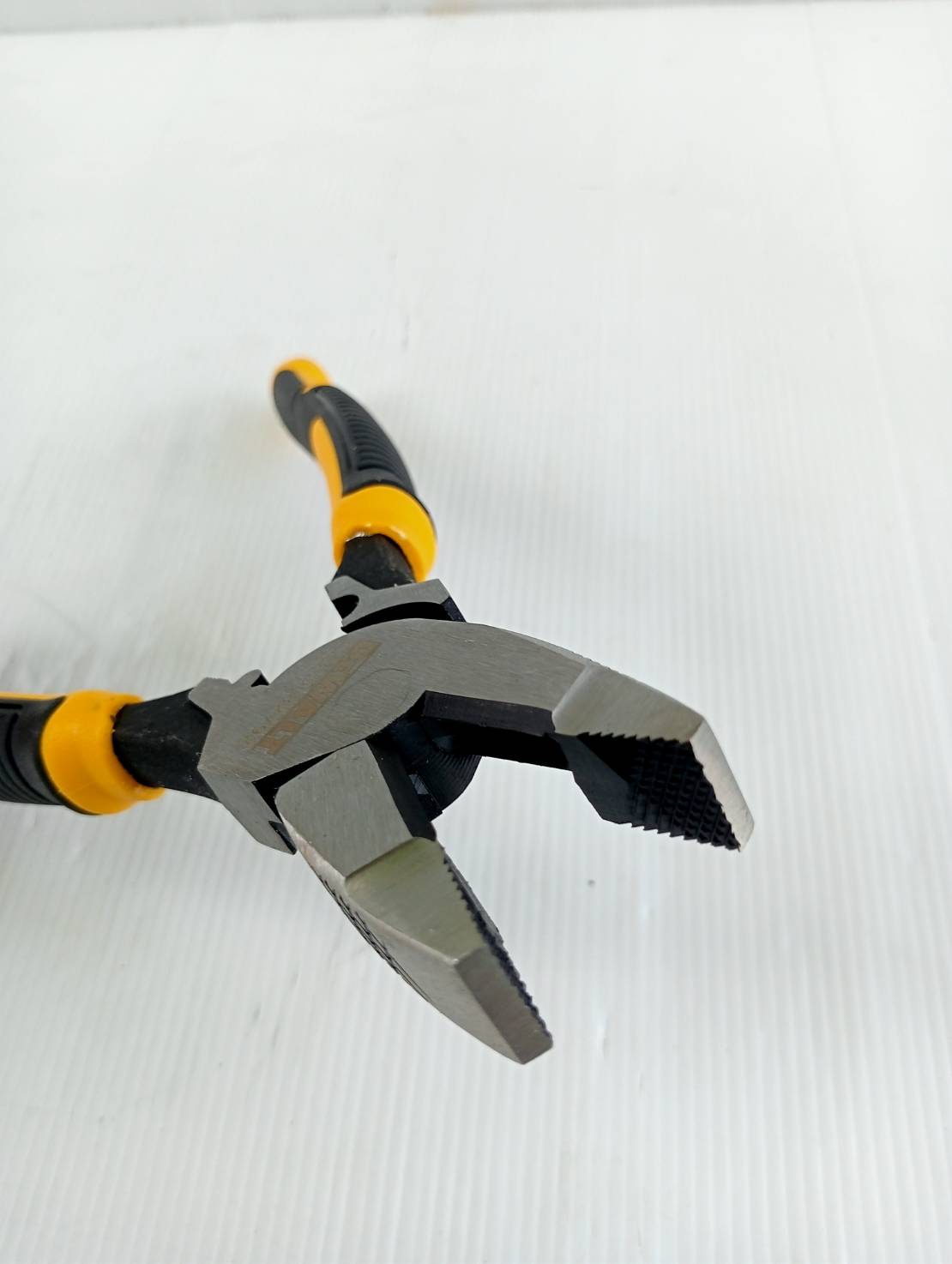 DEWALT คีมปากตรง9.5" Multi-Use DWHT82792-0