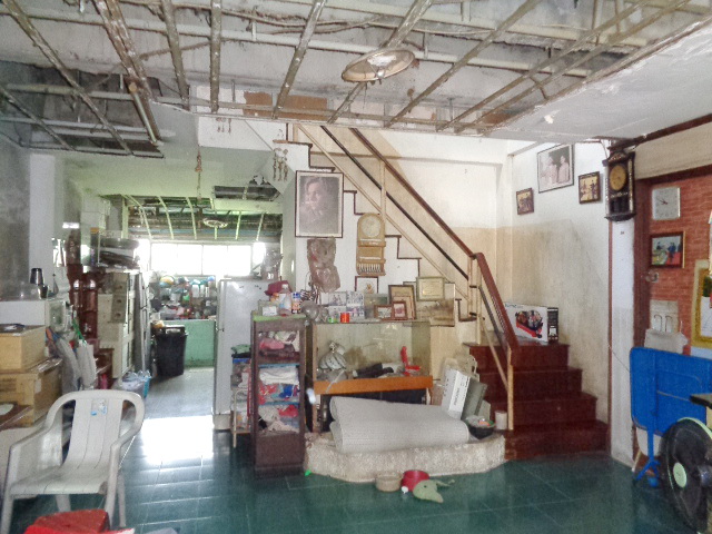 H1158 ขายด่วน ทาวนเฮ้าส์ 2 ชั้น 25 ตร.วา หมู่บ้านเสรี อ่อนนุช ซอยอ่อนนุช70/1 แยก2-2 แขวงประเวศ เขตประเวศ กรุงเทพฯ ขายถูกตามสภาพ