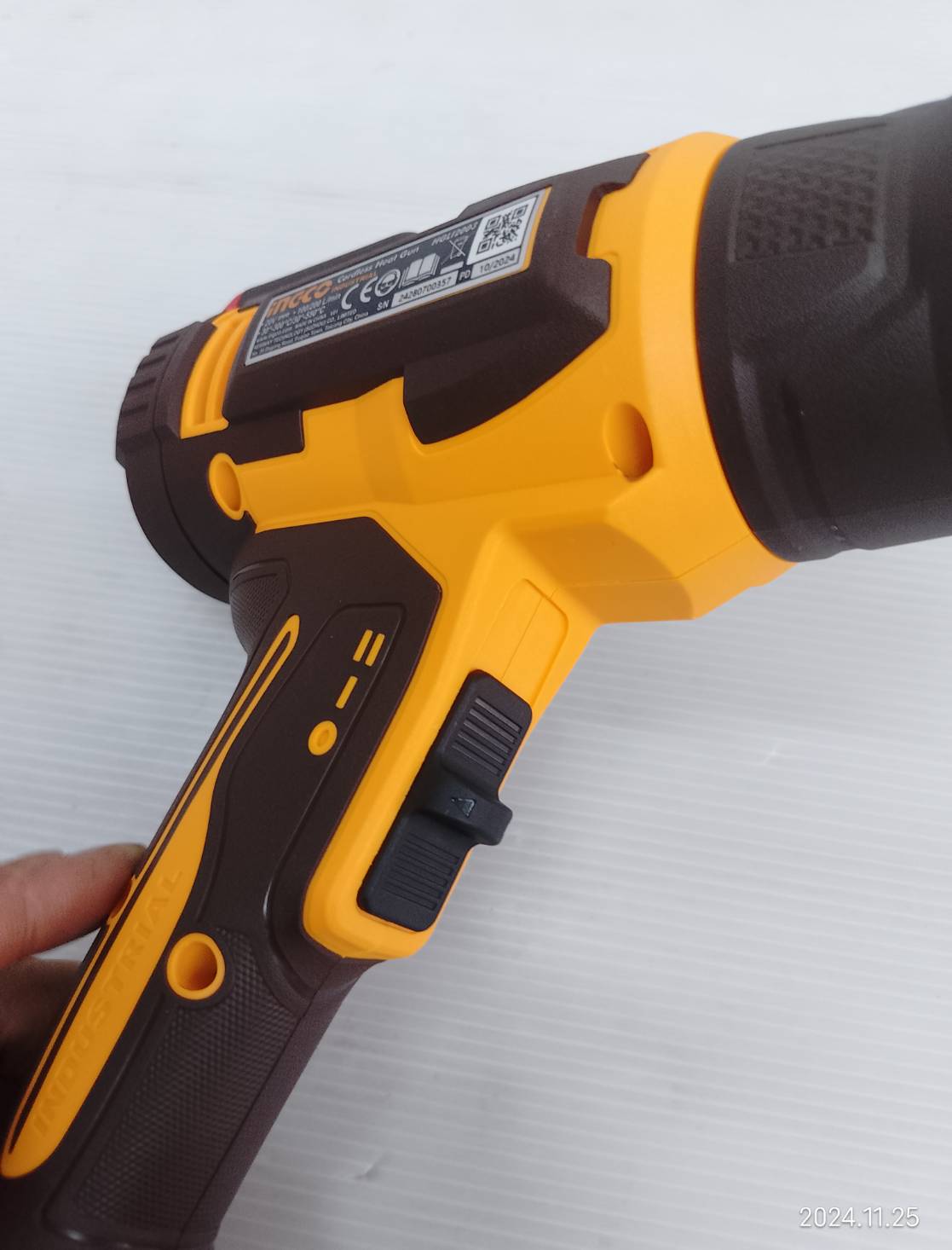 INGCO เครื่องเป่าลมร้อนไร้สาย จอ LCD รุ่น HGLI2003 ( เครื่องเปล่า )