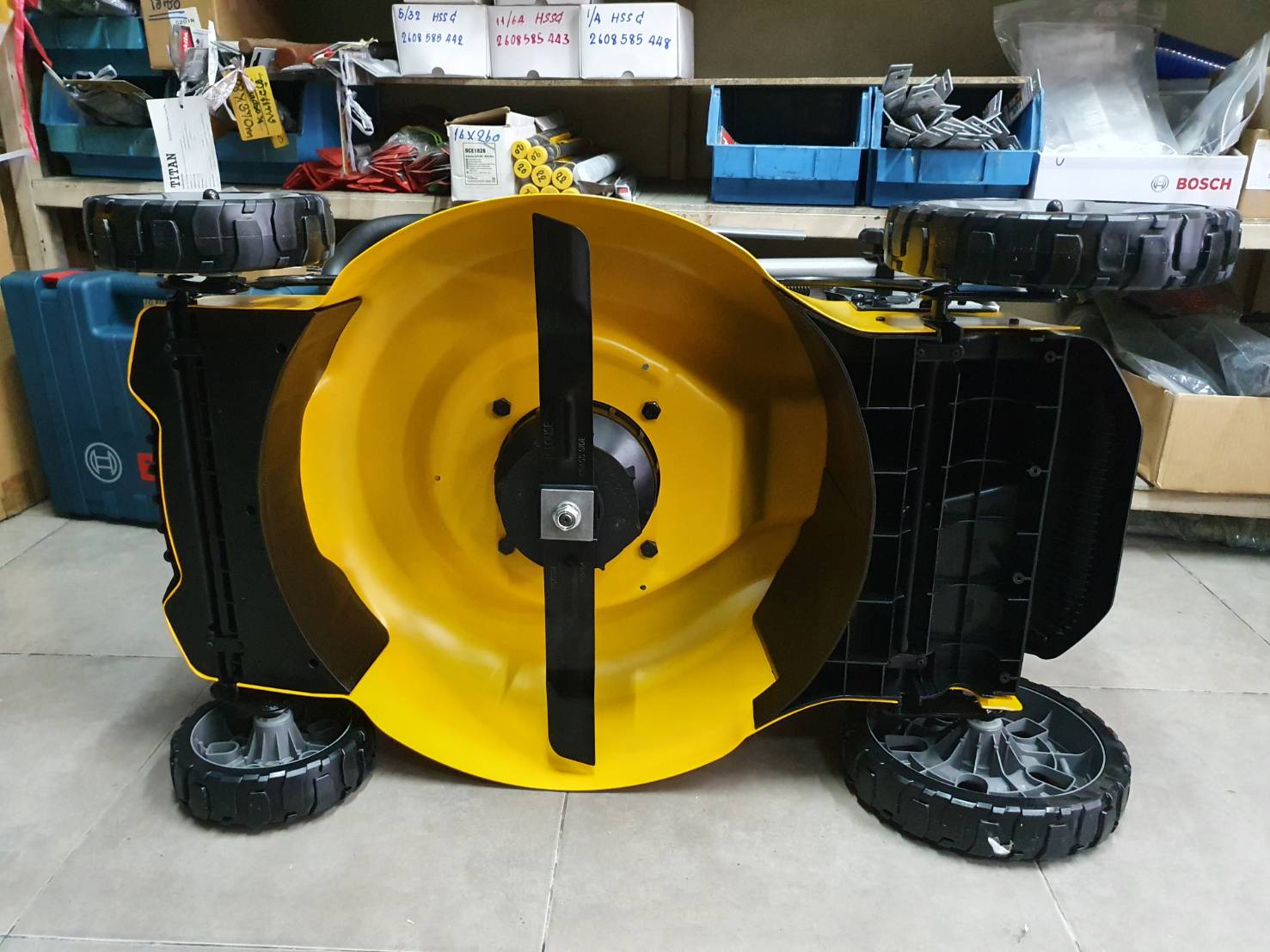 เครื่องตัดหญ้ารถเข็นไร้สาย 18V+18V DCMW564N DEWALT (ตัวเปล่า)