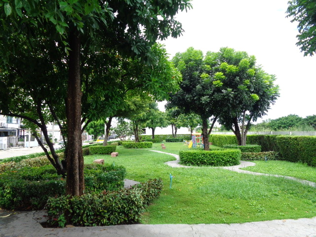 🚩H1284 ขายทาวน์โฮม แต่งสวย พร้อมอยู่ หลังมุม 22.7 ตารางวา หมู่บ้านอาร์เค พาร์ค 2 ( RK Park 2 ) ทำเลดี โครงการใหม่ ติดถนนใหญ่ เยื้องสวนสัตว์ซาฟารีเวิลด์