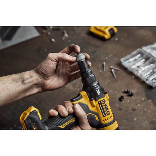 รีเวท18V DCF403NT-XJ DEWALT