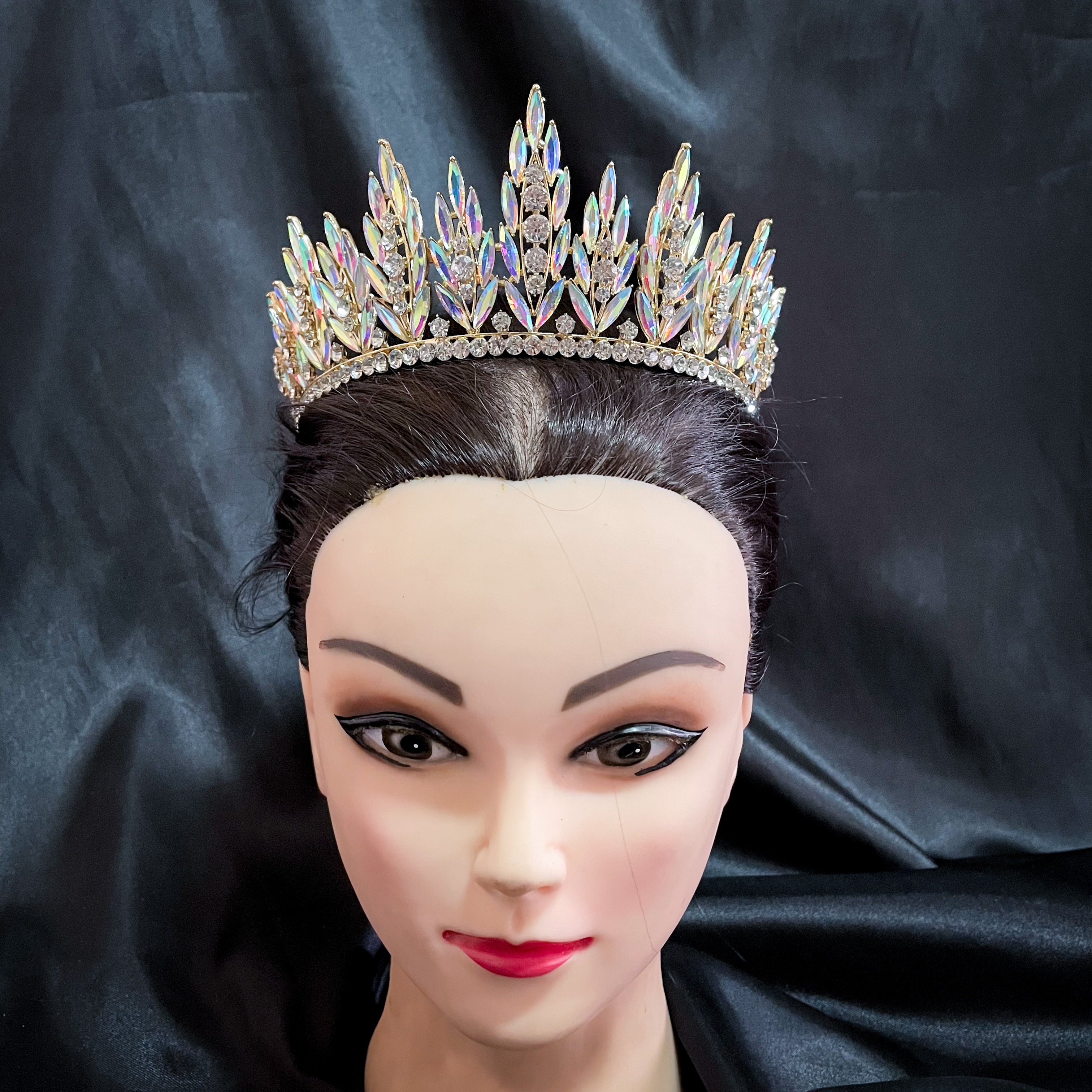 (พร้อมส่ง) เทียร่า 320 สีรุ้ง มงกุฎนางงาม มงกุฎเจ้าหญิง งานสวย ปราณีต QCเพชรทุกเม็ด สินค้าพร้อมส่งจากไทย