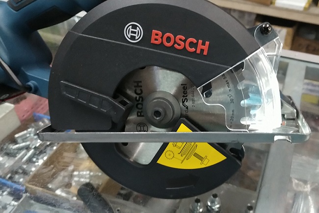 เลื่อยวงเดือนตัดเหล็ก18V GKM18V-LI BOSCH KIT