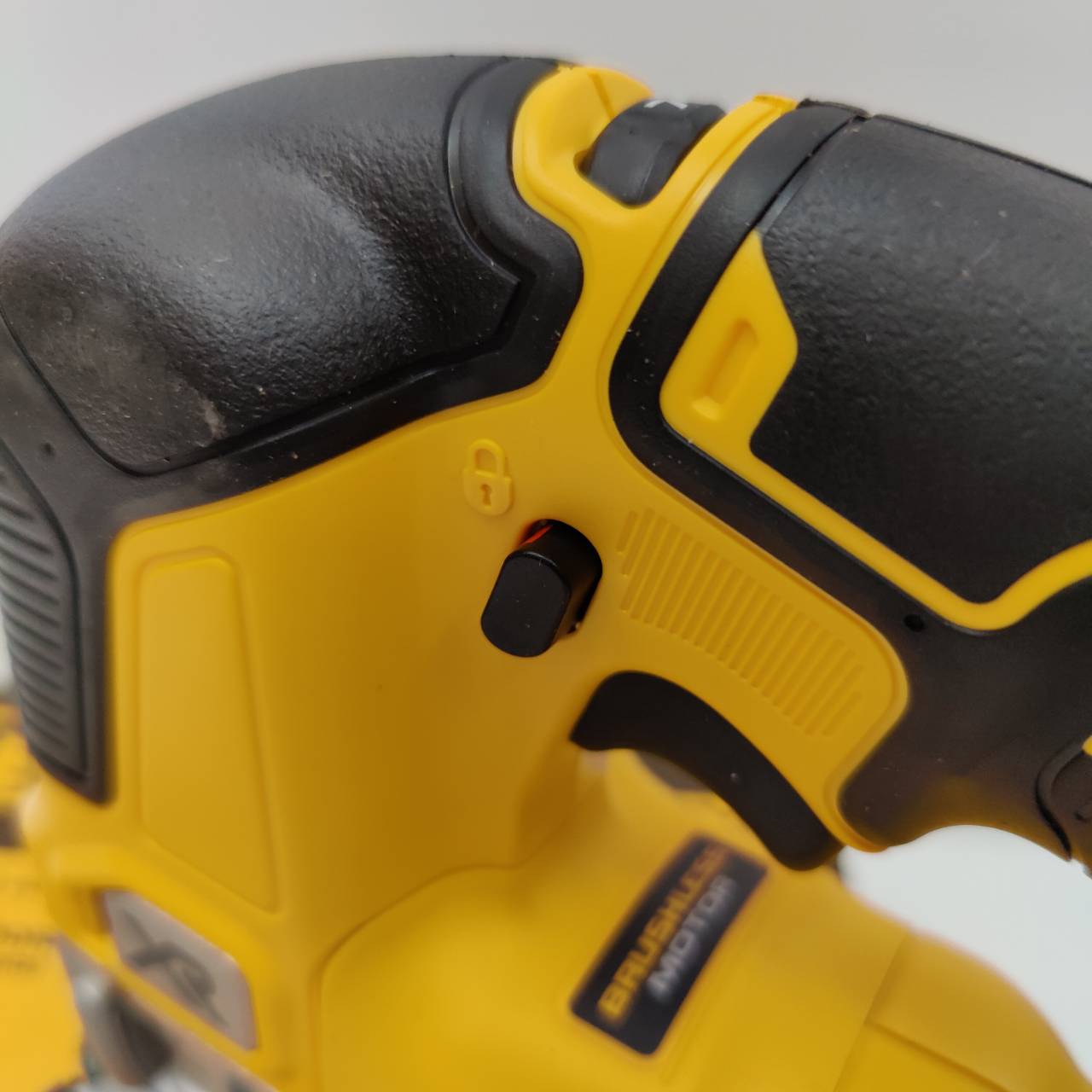 จิกซอไร้สาย20V DCS334B DEWALT