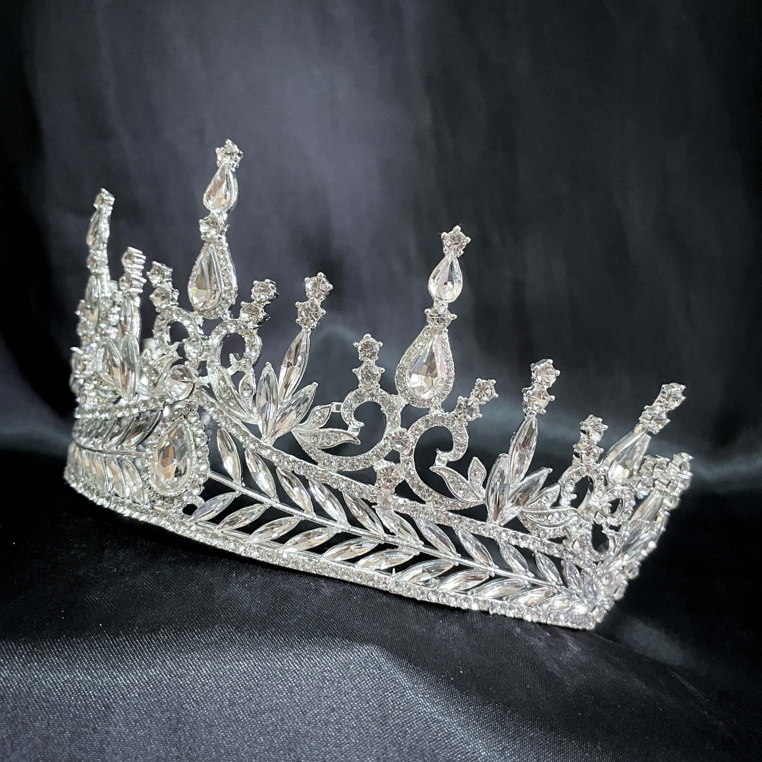 (พร้อมส่ง) เทียร่า 302 สีเงิน มงกุฎนางงาม งานสวย ปราณีต QCเพชรทุกเม็ด สินค้าพร้อมส่งจากไทย