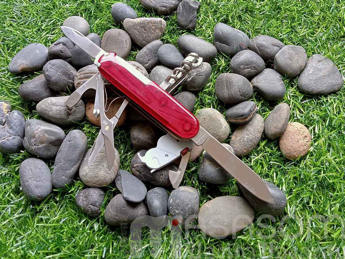 มีดพับสวิสของแท้