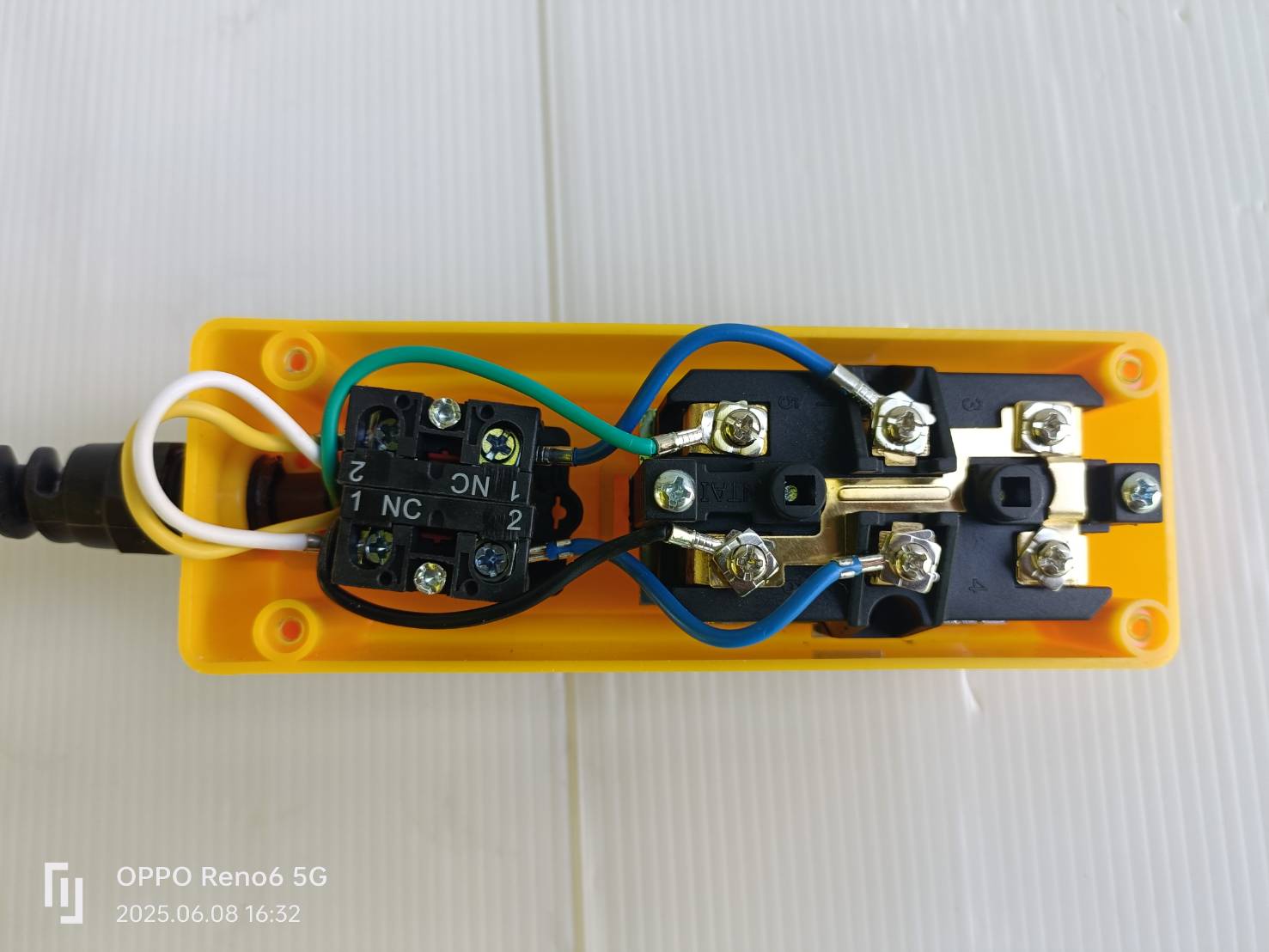สวิตช์ควบคุมการยกขึ้นลง ใช้กับรอกสลิงไฟฟ้า PA400, PA600, PA800, PA1000, PA1200