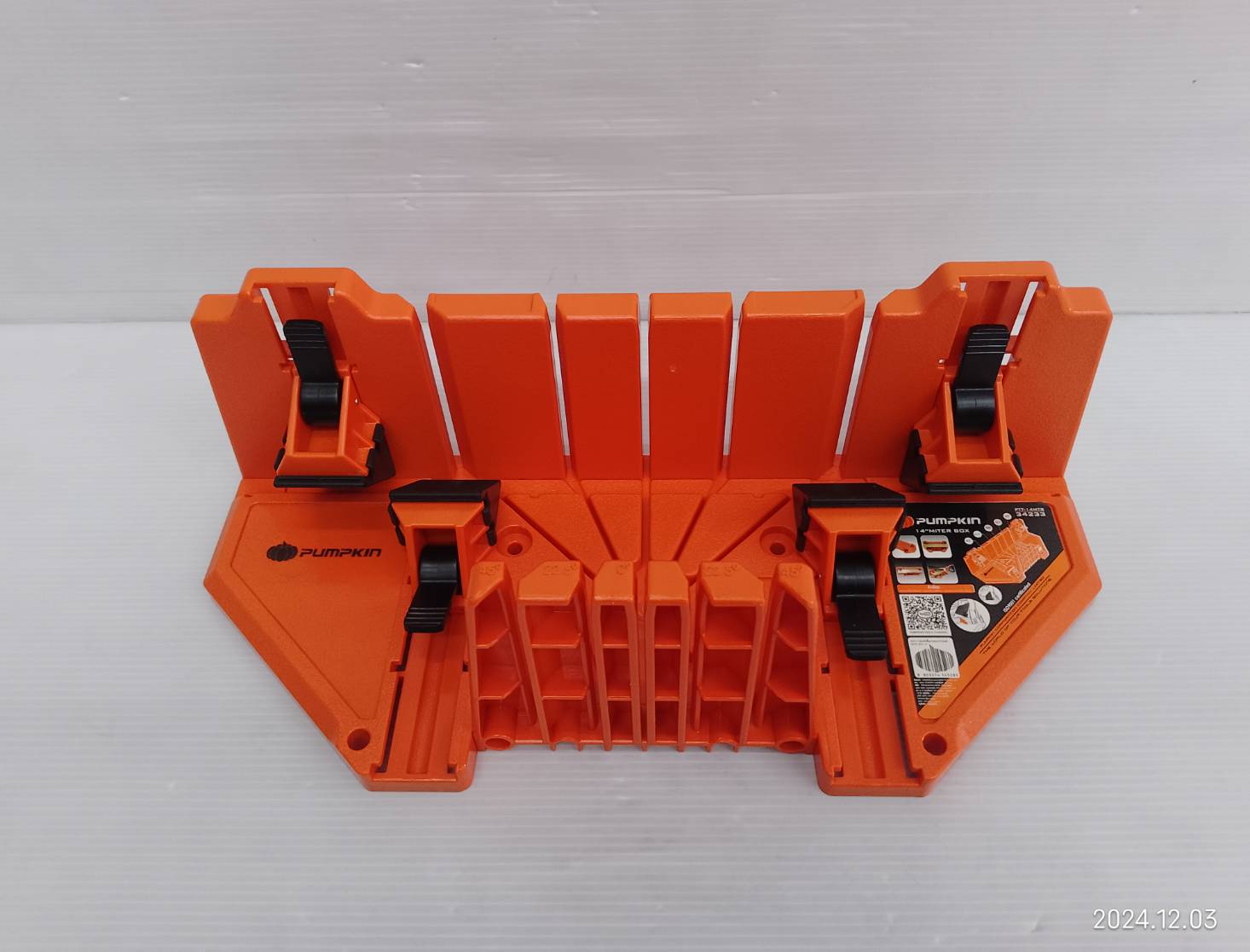 PUMPKIN 34233 กล่องจับชิ้นงานอเนกประสงค์ 14 นิ้ว ที่ตัดองศา PTT-14MTB