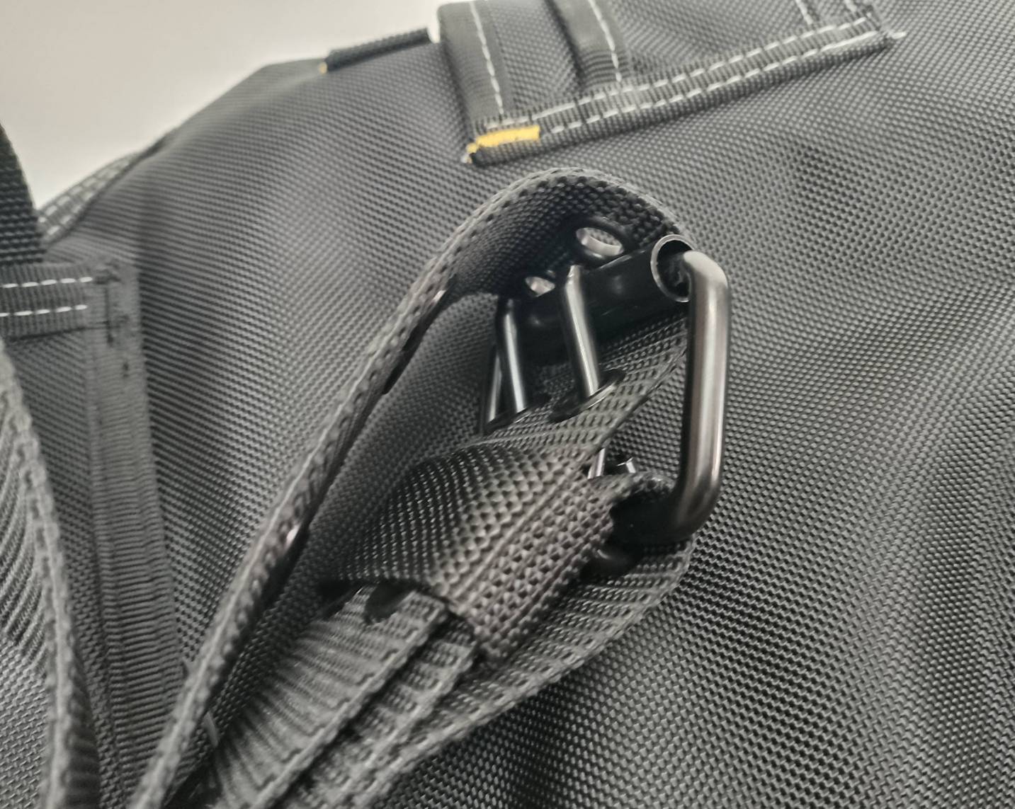 กระเป๋าคาดเอว แบบช่องคู่ DWST40201-1 DEWALT