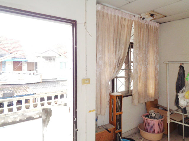 🚩H1251 ขายทาวเฮ้าส์ 16 ตารางวา หมู่บ้านแสงธรรม ถนนสุขาภิบาล5 ซอย57 ใกล้ตลาดวงศกร แขวงออเงิน เขตสายไหม ต่อเติมระเบียงเต็มพื้นที่