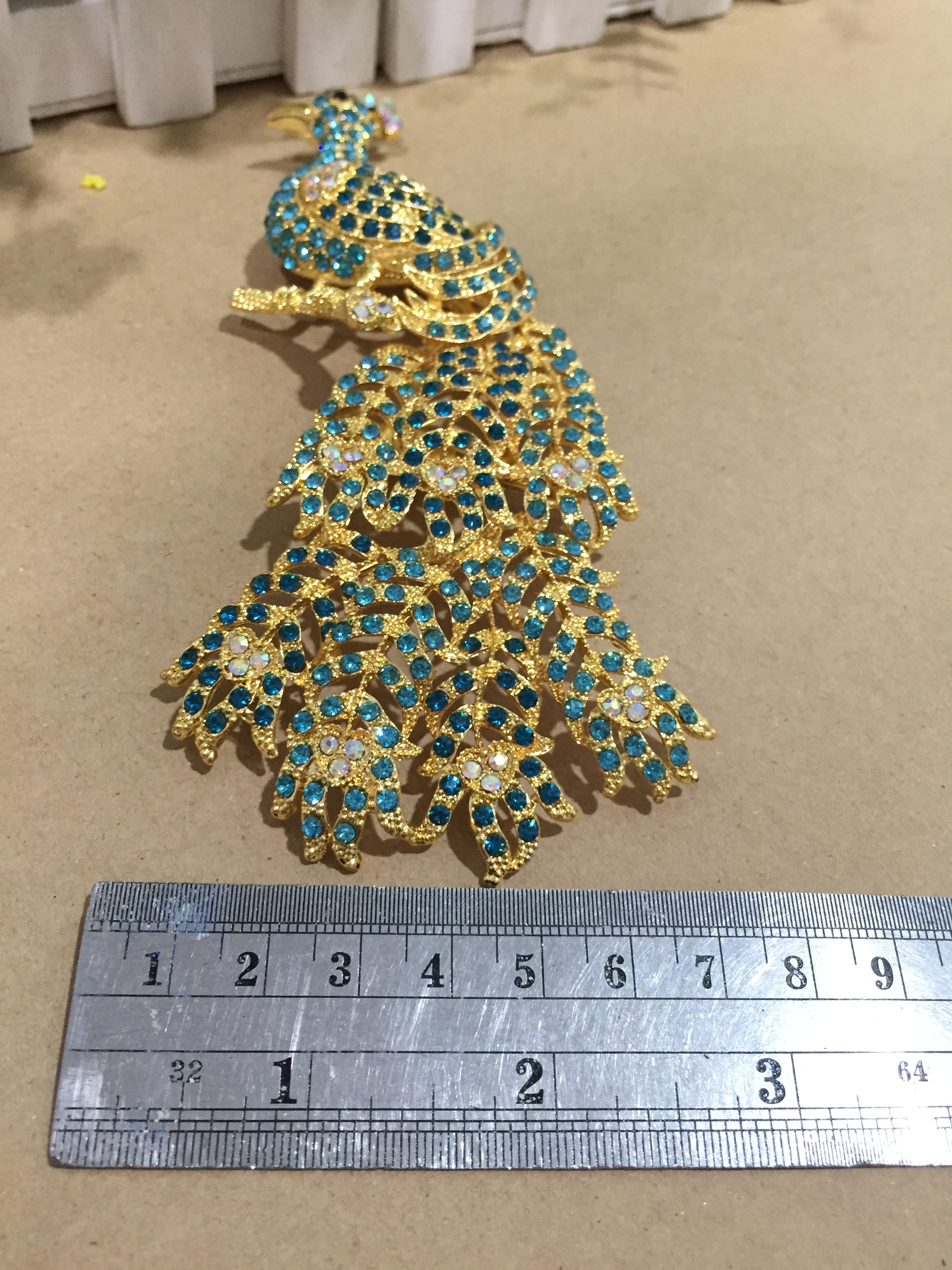 (พร้อมส่ง) เข็มกลัด 057