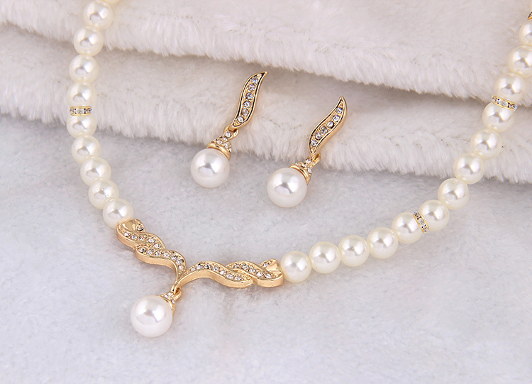 (พร้อมส่ง) สร้อยคอไข่มุก+ต่างหู 045