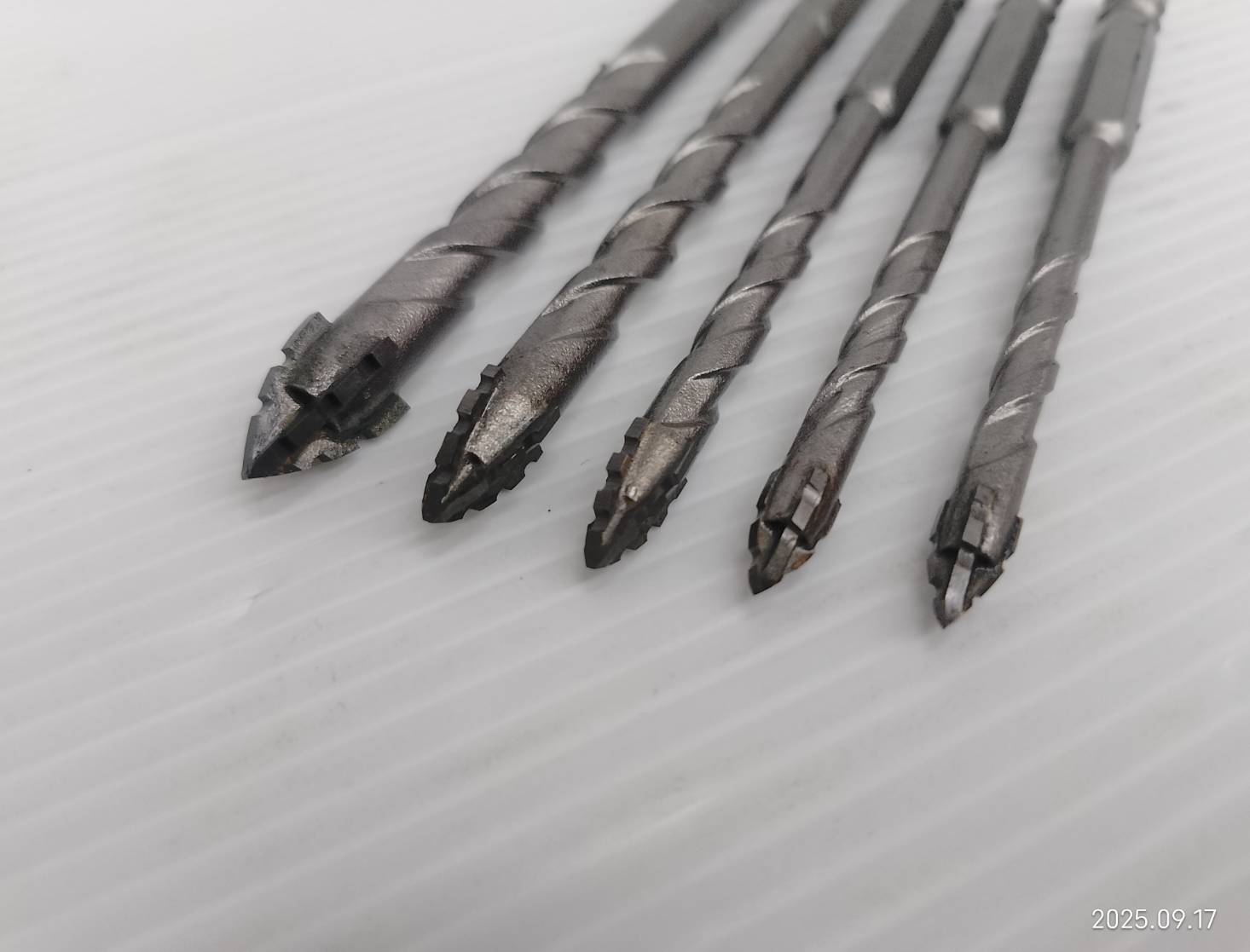 KONY ดอกสว่านคาร์ไบด์ 4 คมตัด 5 ตัว/ชุด ฟันเลื่อย No.KN-D049