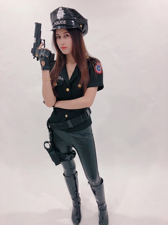 ชุดตำรวจหญิง แบบกางเกง /ุ ชุดอาชีพ / ชุดอาชีพในฝัน