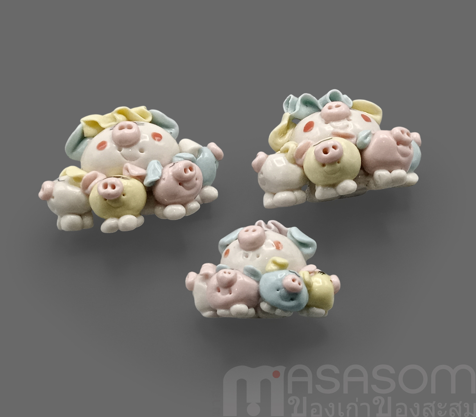 หมูครอบครัวเซรามิค