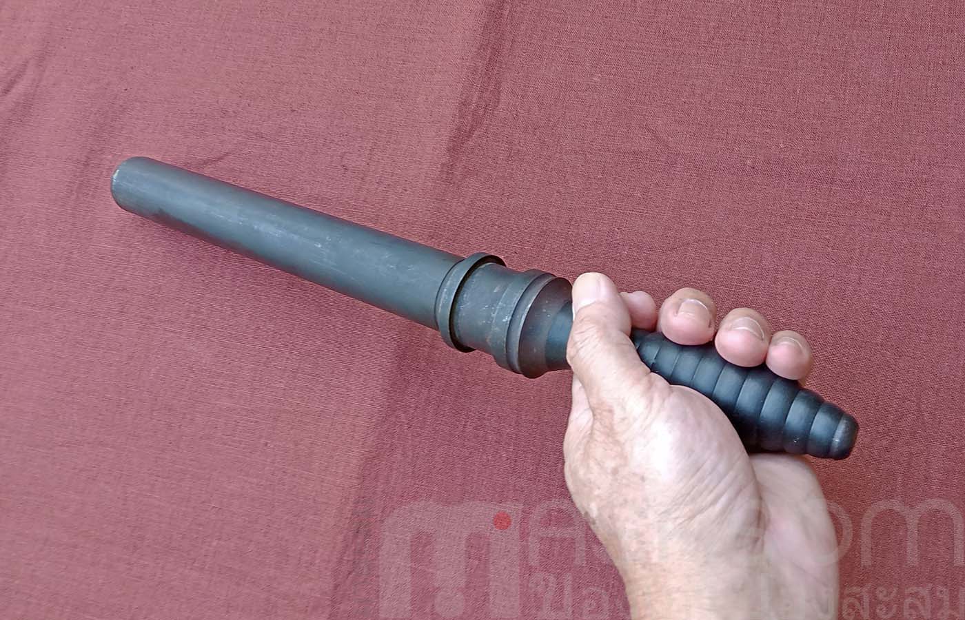 มีดสั้นทรงกระบอง.