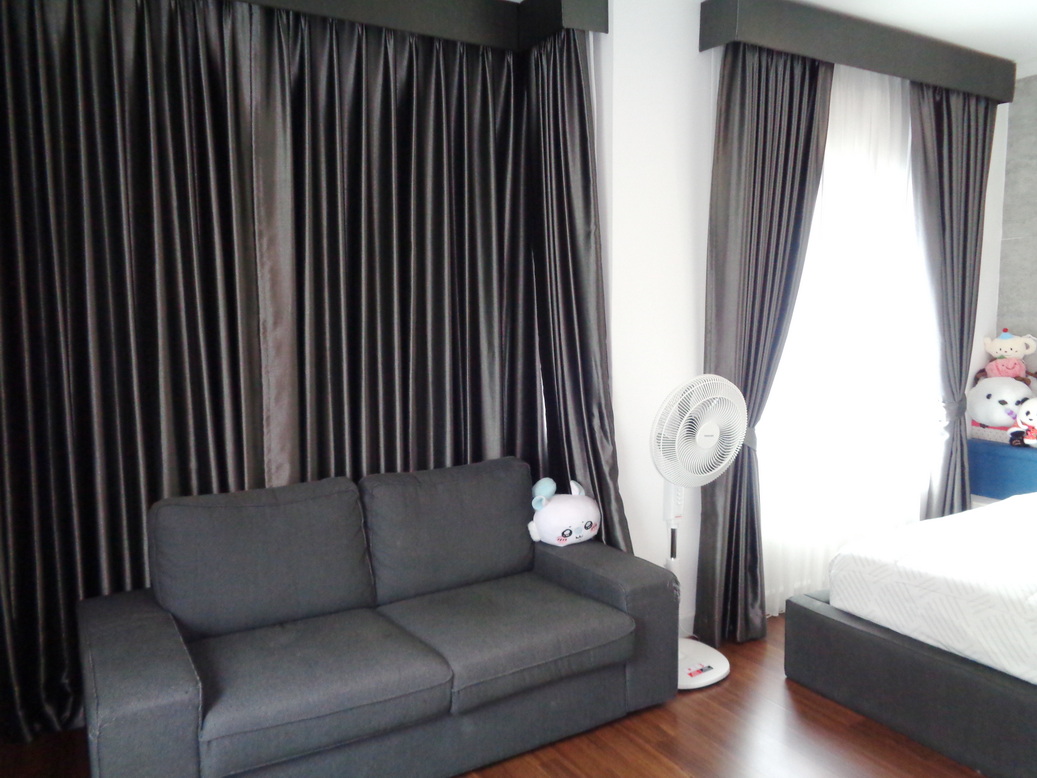 🚩H1284 ขายทาวน์โฮม แต่งสวย พร้อมอยู่ หลังมุม 22.7 ตารางวา หมู่บ้านอาร์เค พาร์ค 2 ( RK Park 2 ) ทำเลดี โครงการใหม่ ติดถนนใหญ่ เยื้องสวนสัตว์ซาฟารีเวิลด์