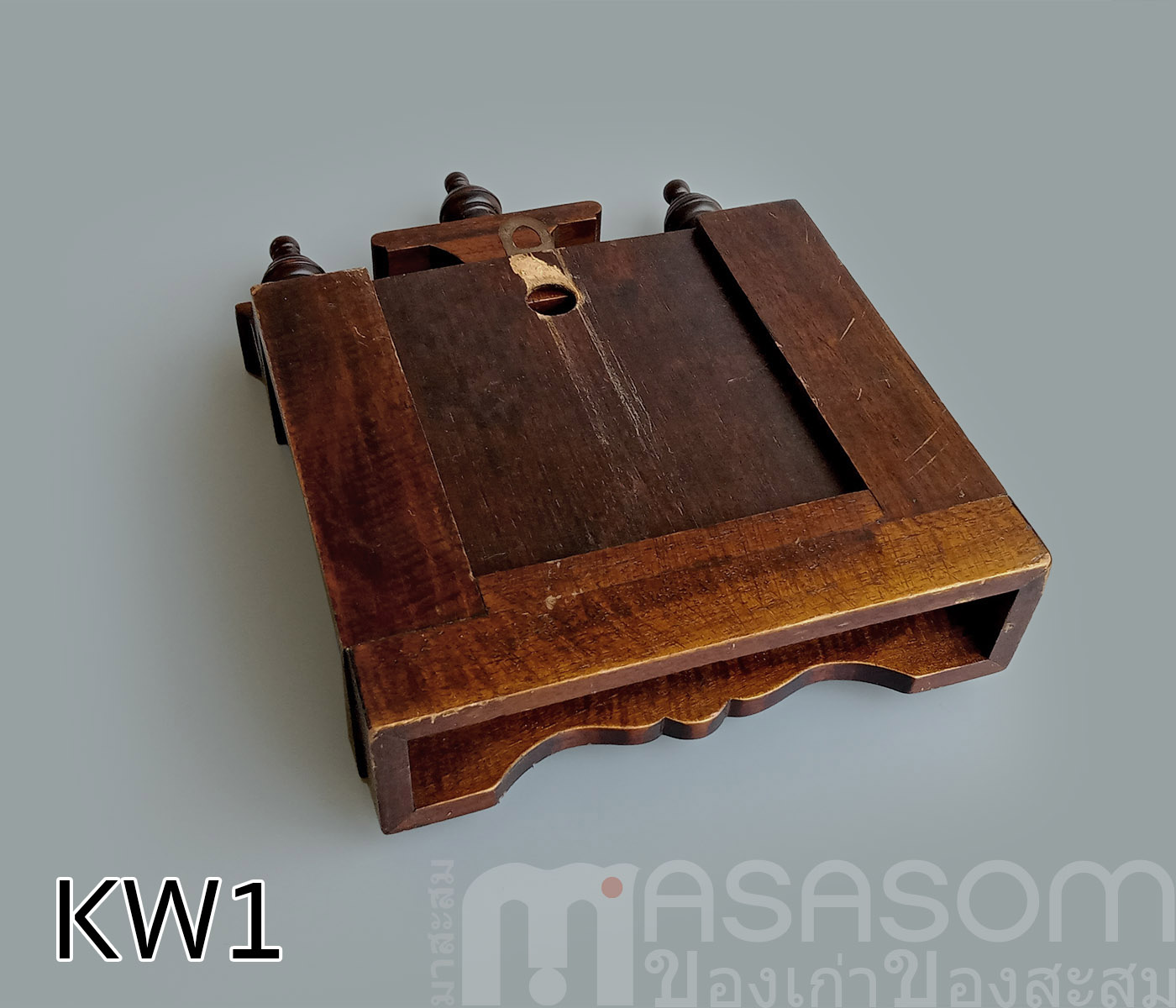 นาฬิกาไม้เก่าแขวนผนัง