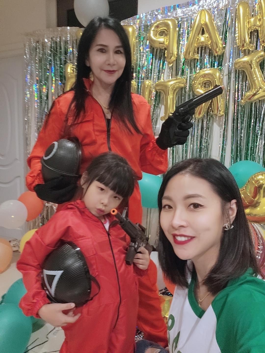 ชุดผู้คุมสควิดเกมส์ / ชุดสควิดเกมส์ / squid game