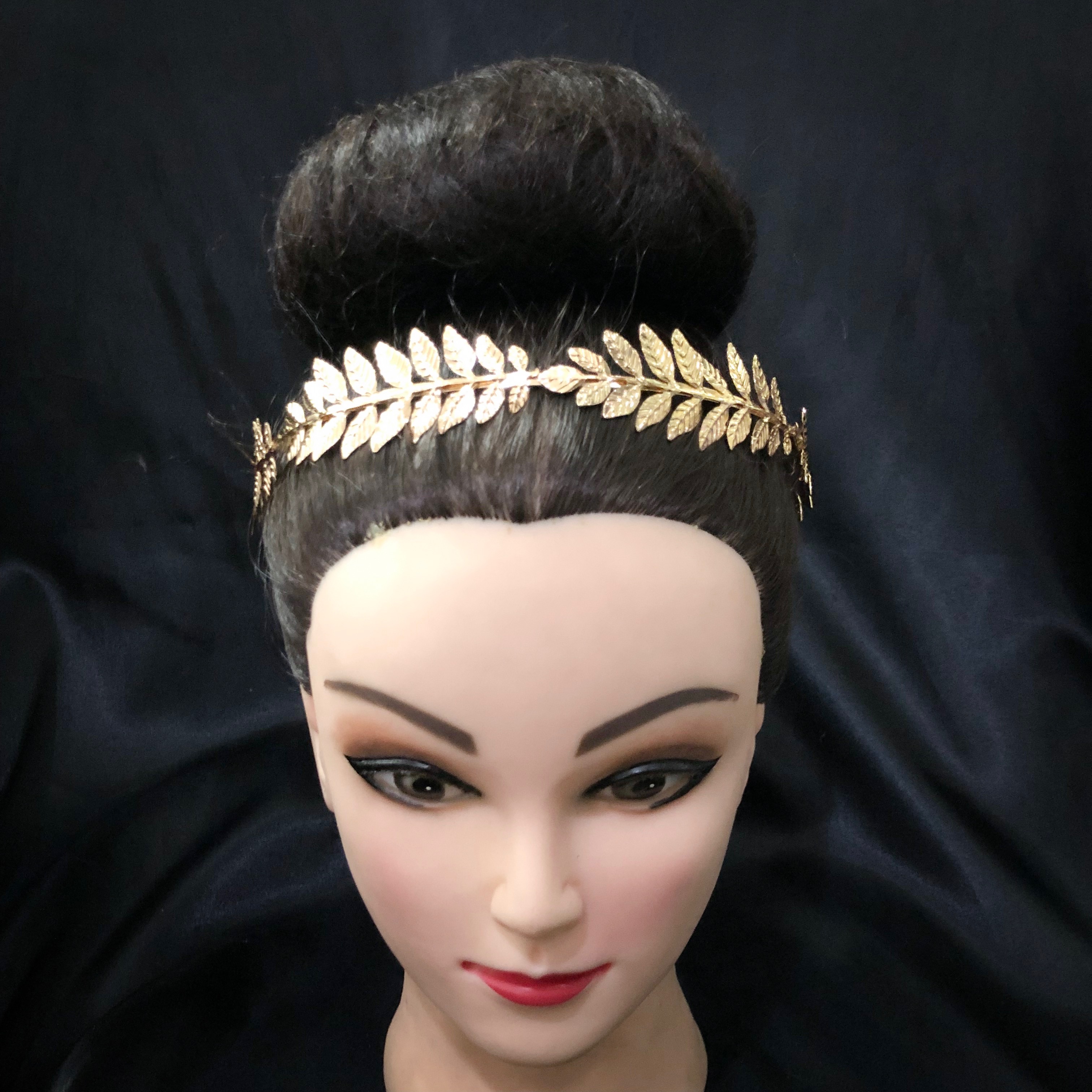 (พร้อมส่งจากไทย) สีทอง มงกุฎใบมะกอก มงกุฎวินเทจ มงกุฎเจ้าหญิงกรีก มงกุฎปัจฉิม วัสดุอลูมิเนียมอย่างดี ทนทาน น้ำหนักเบา ใส่ได้ทั้งชายและหญิง ร้านค้าไทย คุยง่าย จัดส่งเร็ว
