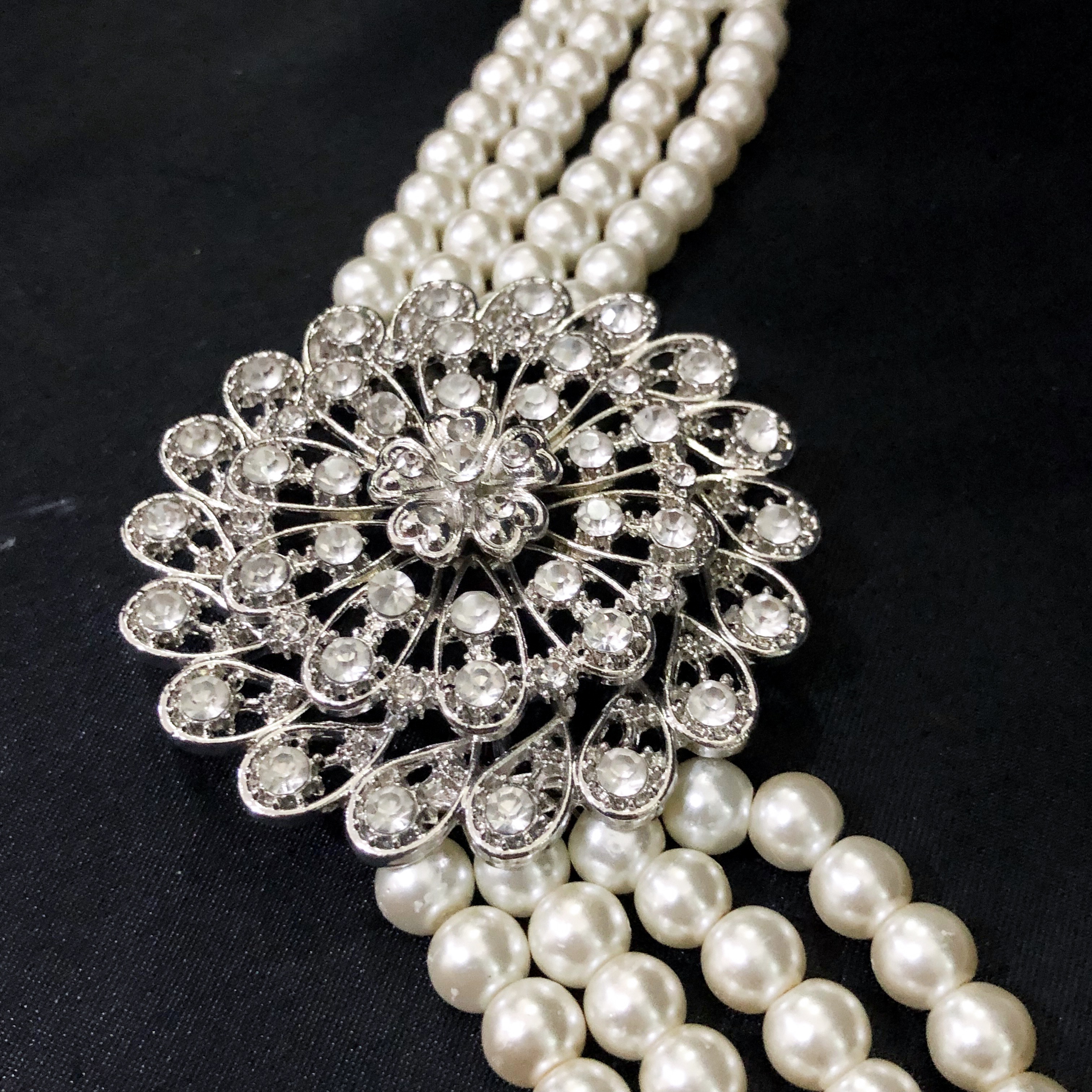 (พร้อมส่ง) เข็มขัดมุก027 สีเงิน