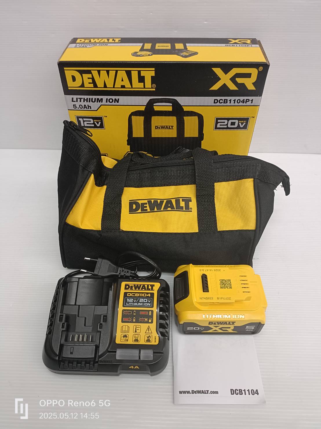 DEWALT ชุดเซตแบตเตอรี่ DCB1104P1-B1