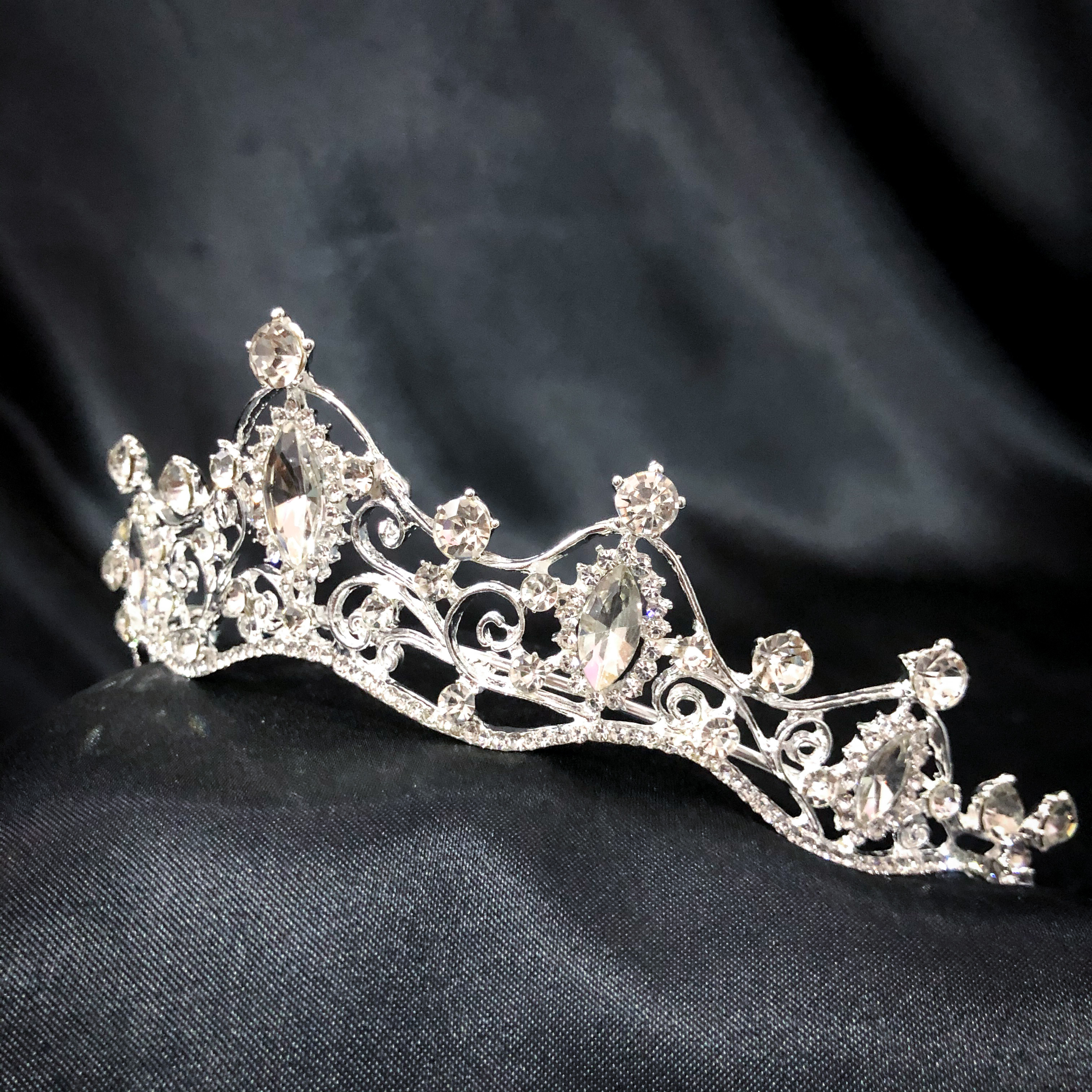 (พร้อมส่ง) เทียร่า 277 สีเงิน มงกุฎนางงาม มงกุฎเจ้าหญิง งานสวย ปราณีต QCเพชรทุกเม็ด สินค้าพร้อมส่งจากไทย