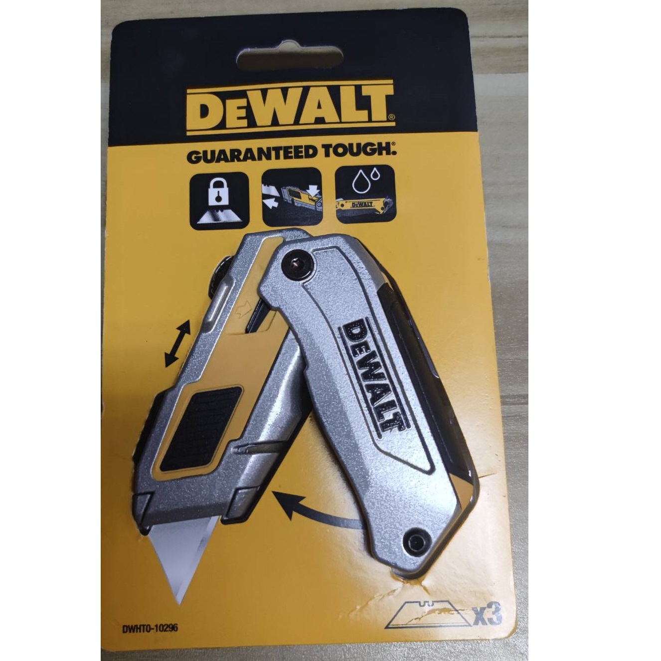 มีดล็อคUTILITY KNIFE DWHT0-10296 DEWALT