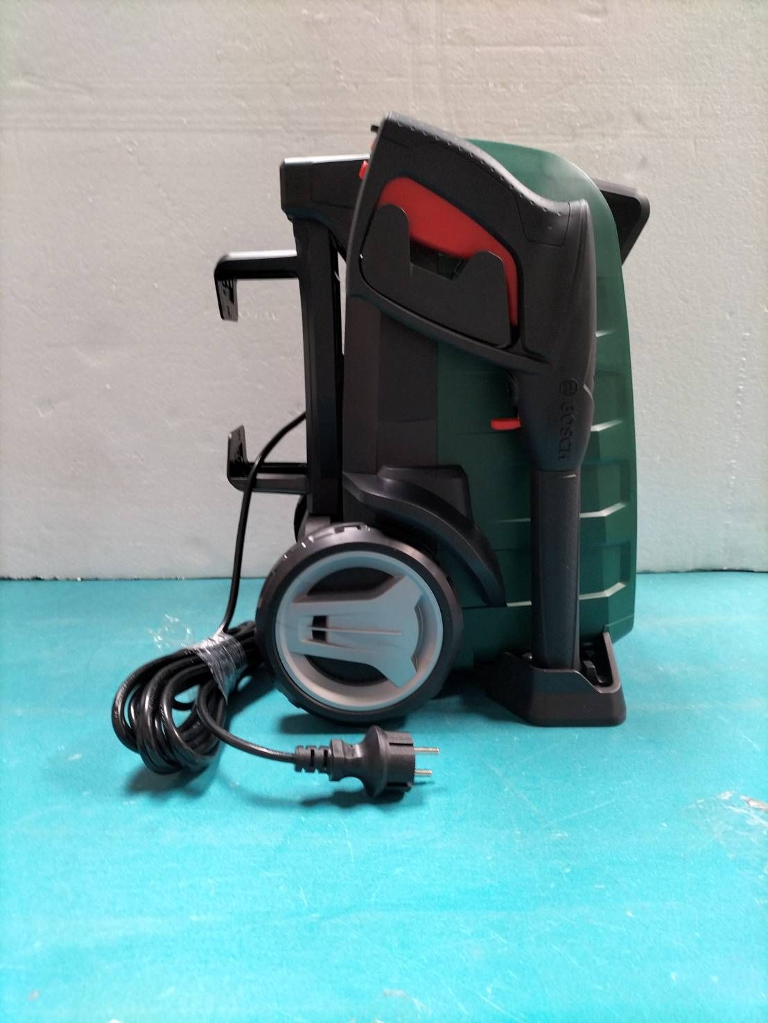 เครื่องฉีดน้ำแรงดันสูง UniversalAquatak125 BOSCH