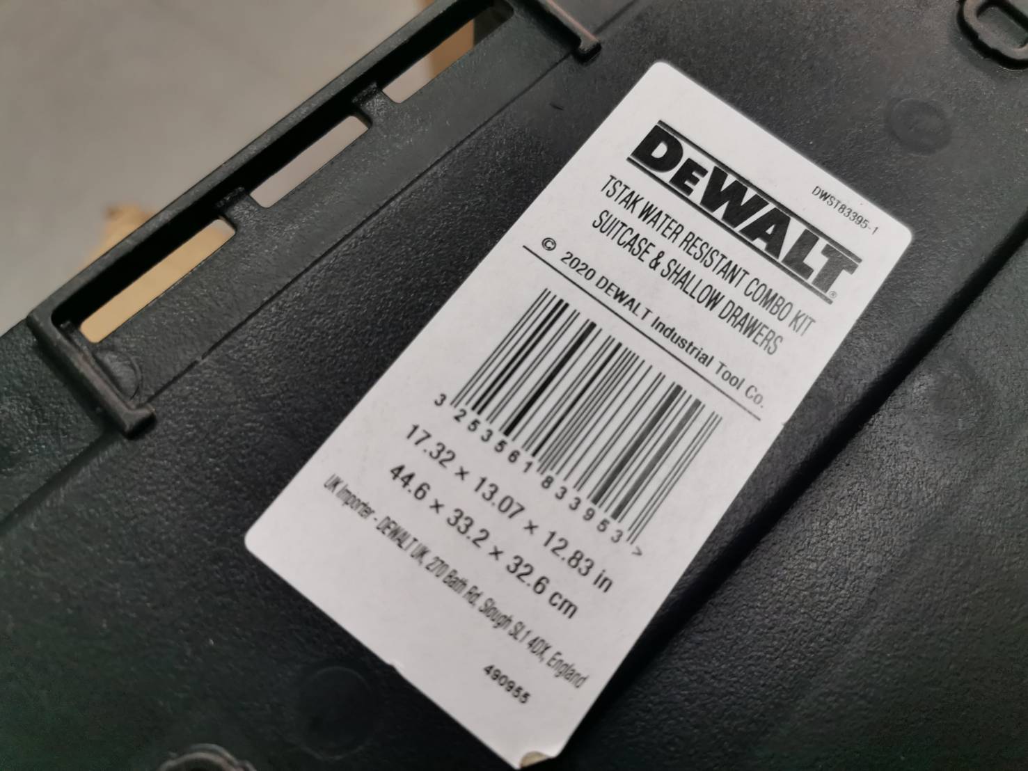 กล่องใส่เครื่องมือ+ถาด+โฟม DWST83395-1 DEWALT T-STAK