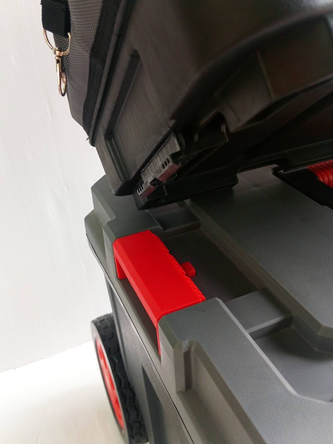 กระเป๋าเครื่องมือช่าง Connect+ OSMMS23106 OSUKA