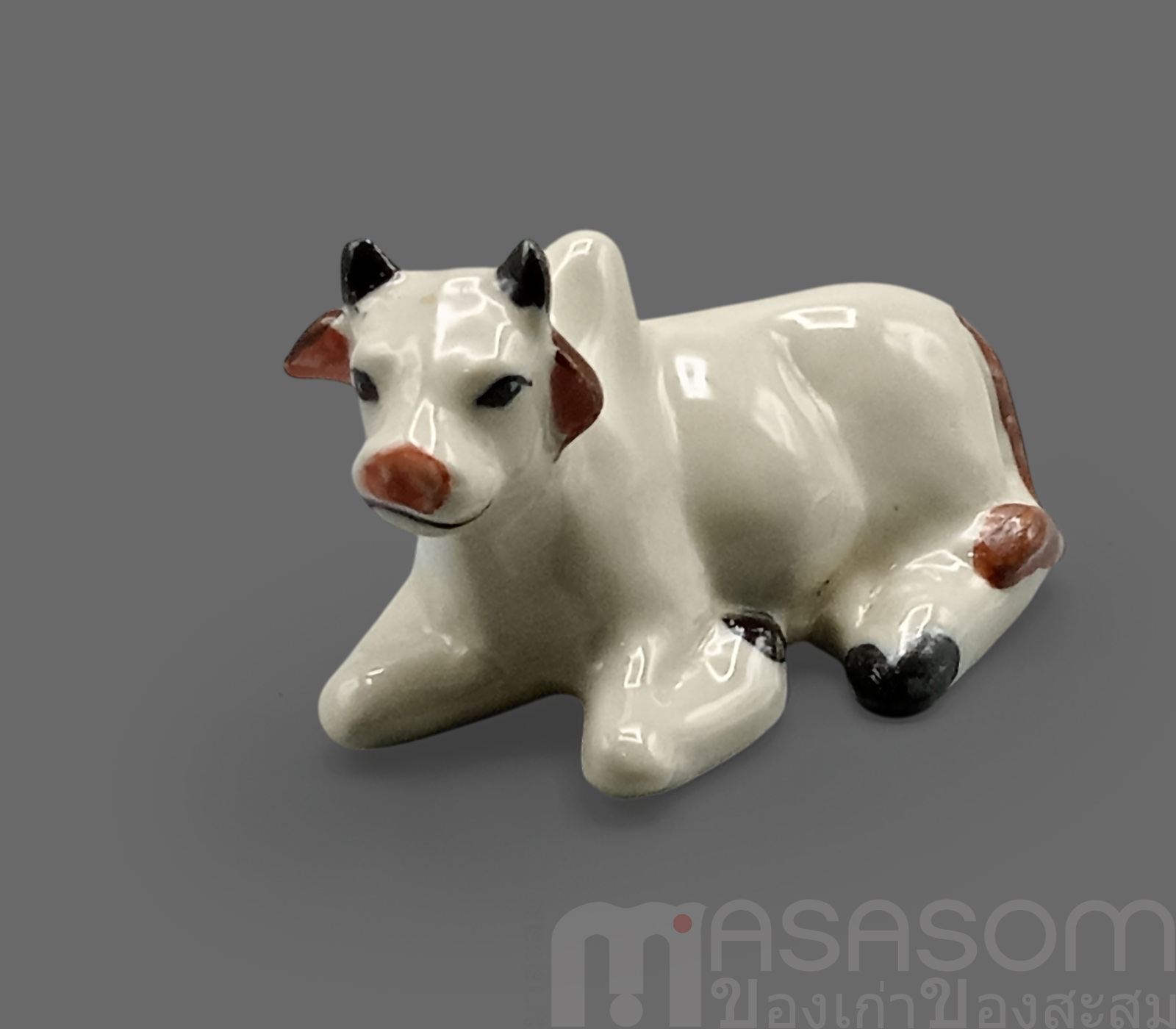 ตุ๊กตารูปวัวเซรามิค