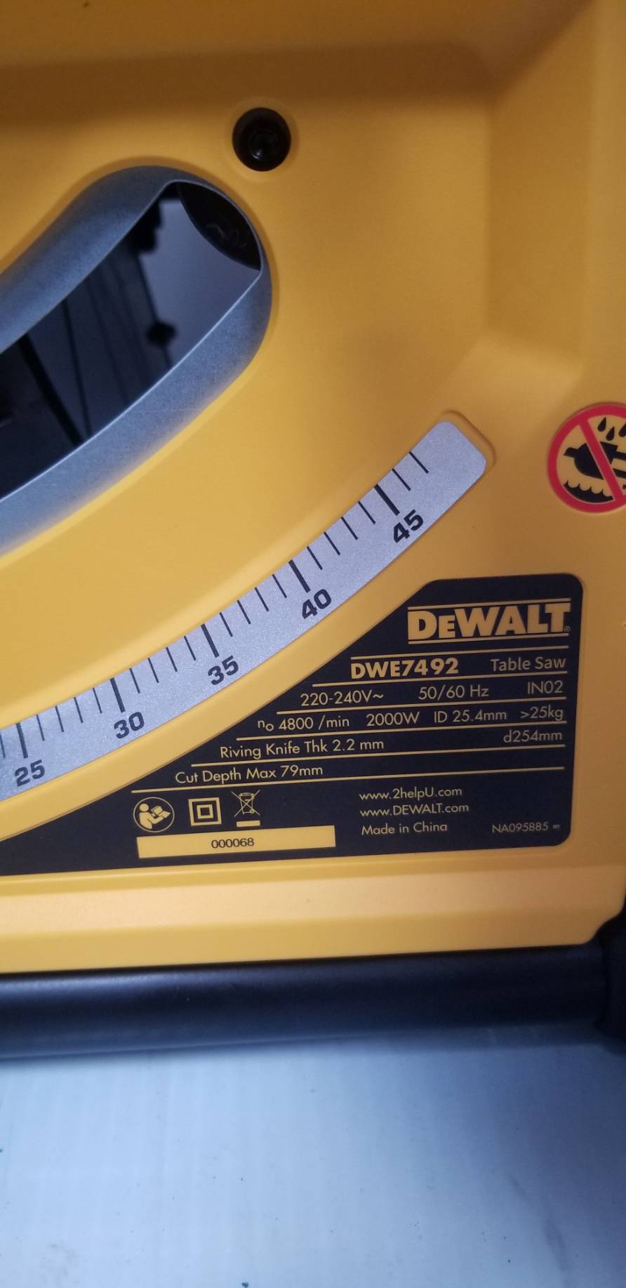 โต๊ะเลื่อยวงเดือน10" DWE7492A-IN DEWALT