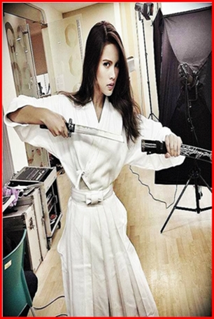 ชุดฮากามะ สีขาว