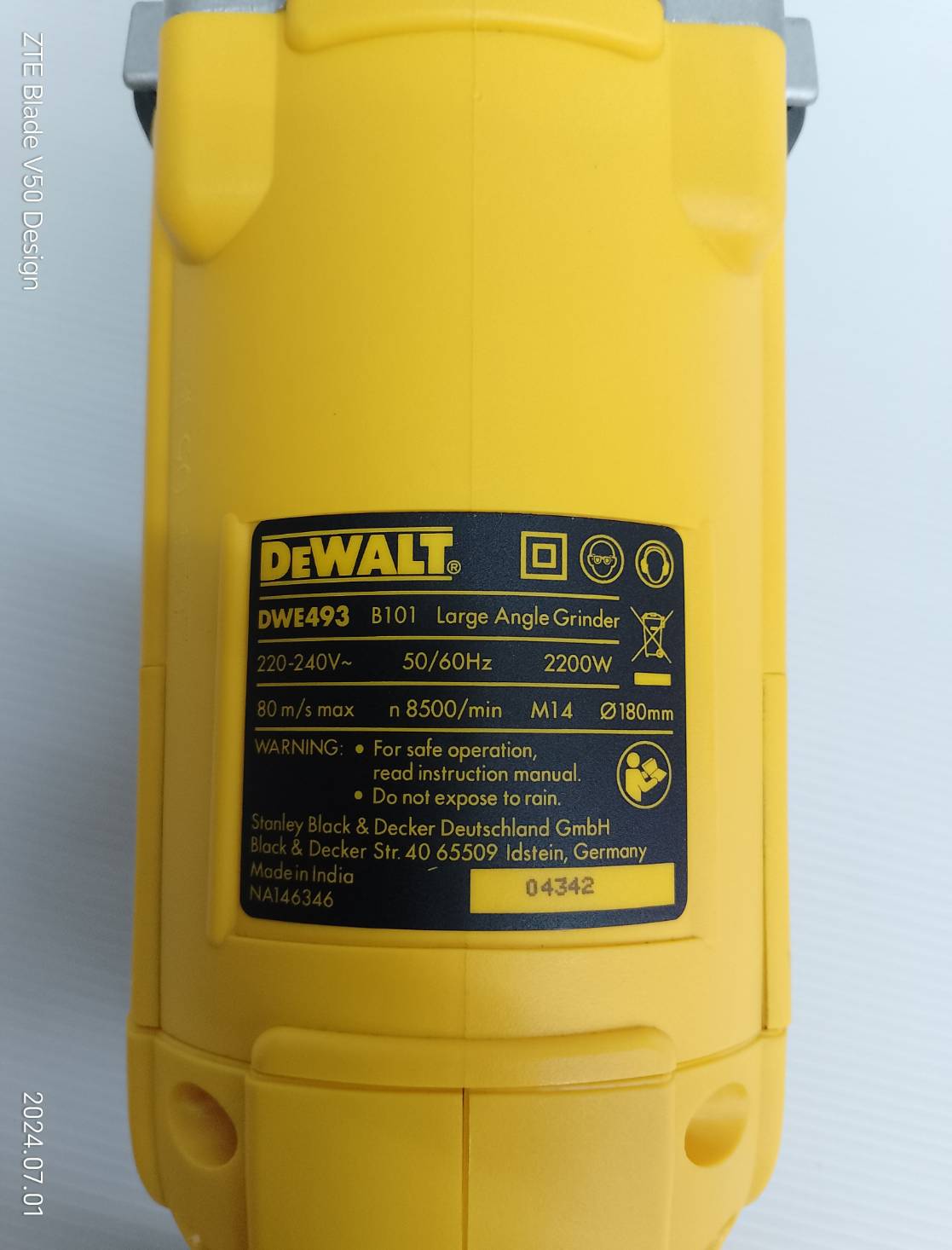 หินเจียรไฟฟ้า 7 นิ้ว 2200W DWE493 DEWALT
