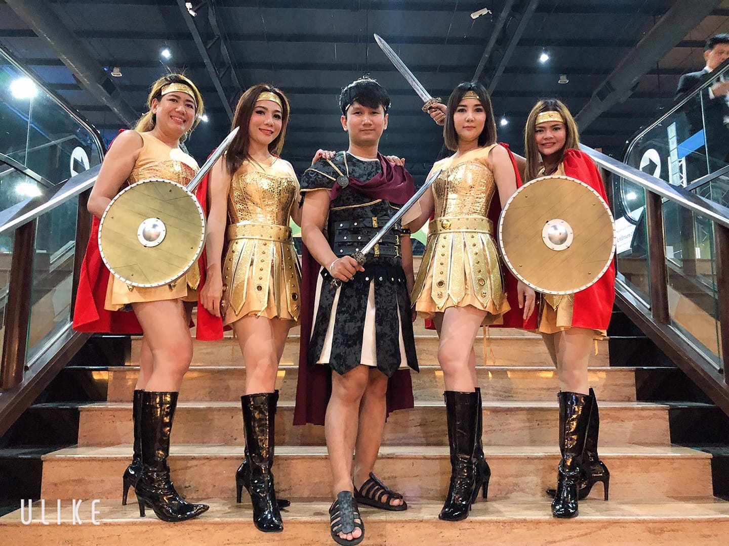 ชุดนักรบโรมันหญิงสีเงิน