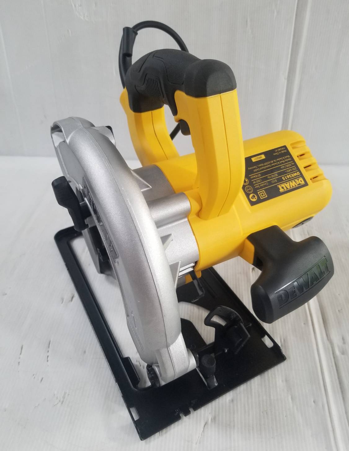 เลื่อยวงเดือ7" DWE5615 DEWALT