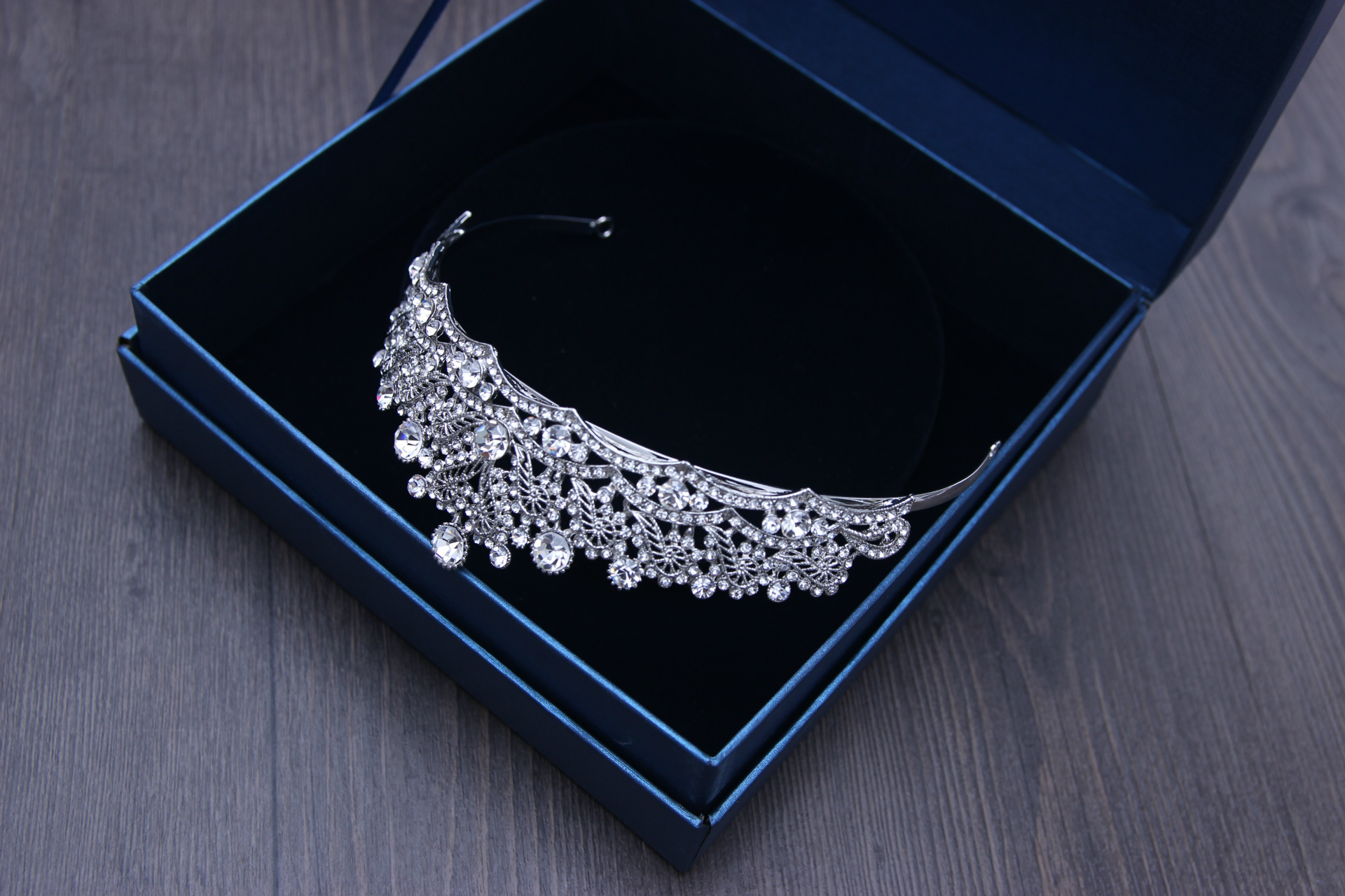 (พร้อมส่ง) เทียร่า 147 มุก