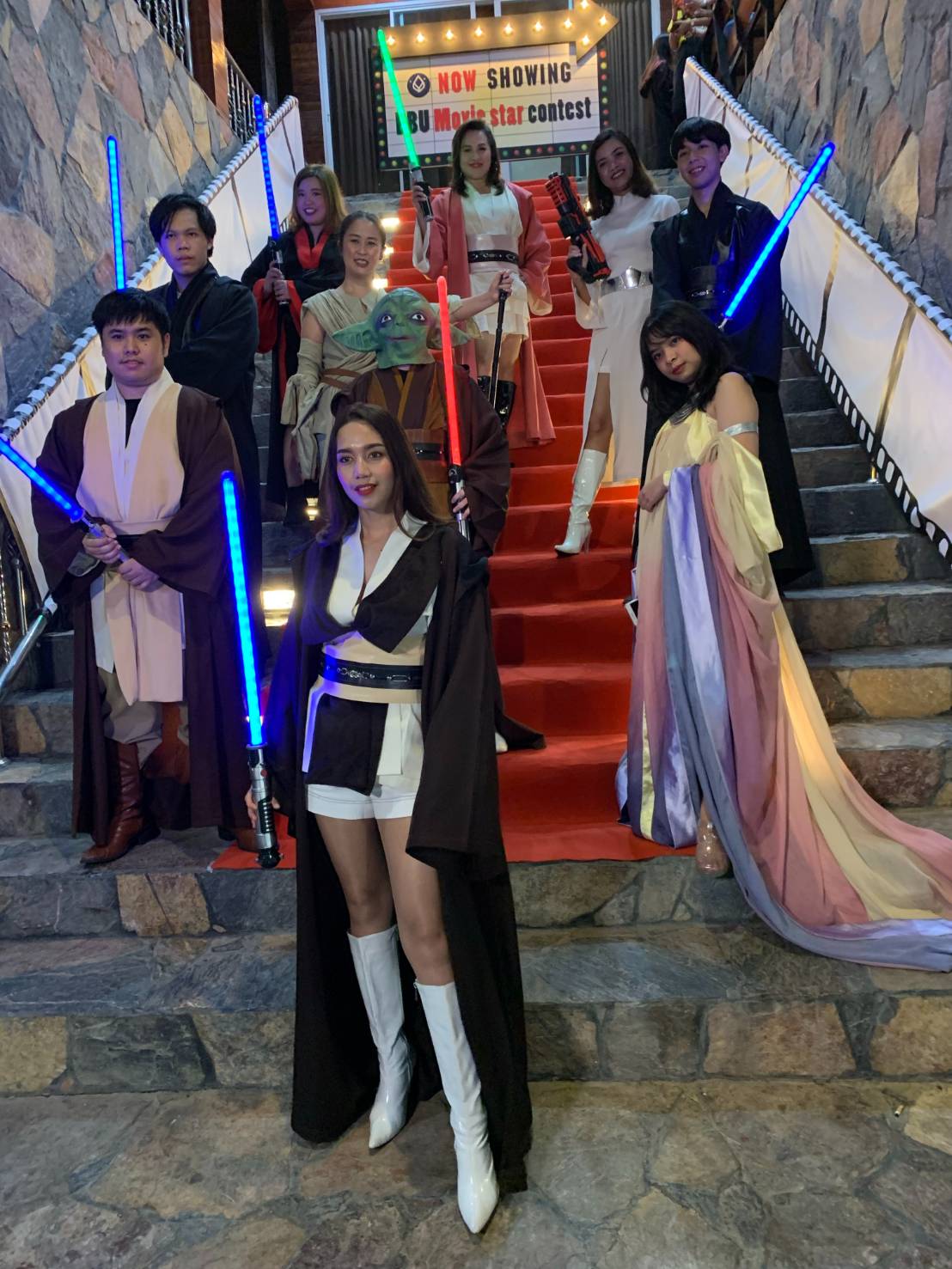 ชุดเจไดหญิง สีครีม น้ำตาล