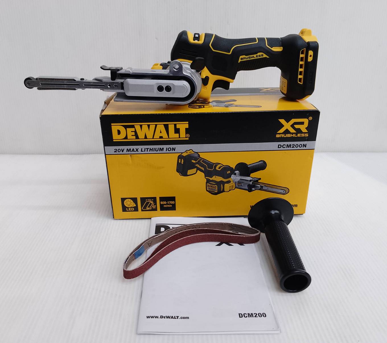 เครื่องขัดกระดาษทรายเข็มขัด20V DCM200N DEWALT (เฉพาะตัวเครื่อง)