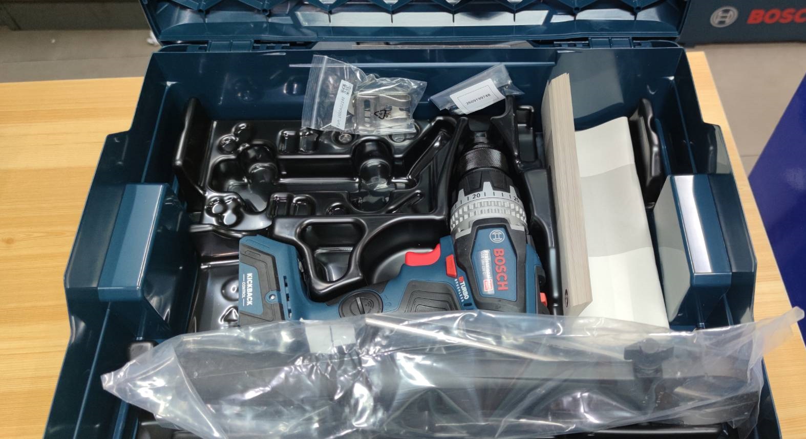 สว่านกระแทกไร้สาย GSB18V-150C BOSCH SOLO