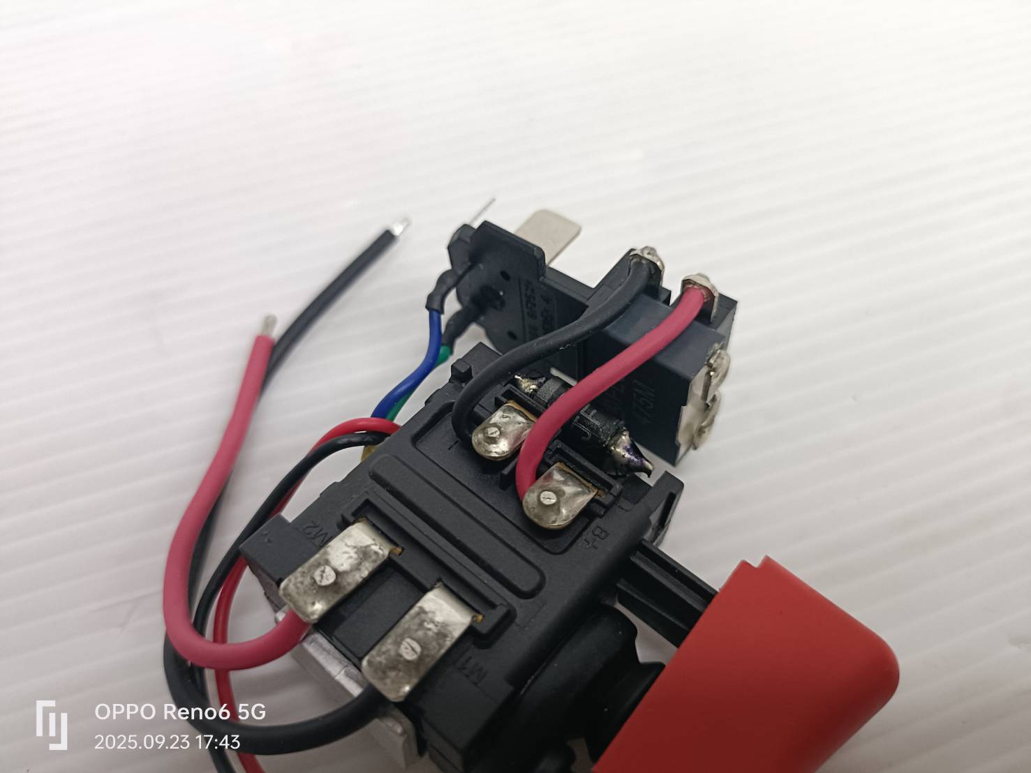 สวิตซ์สว่านไร้สาย GSR120/GSB120 GEN.3 #2607202520