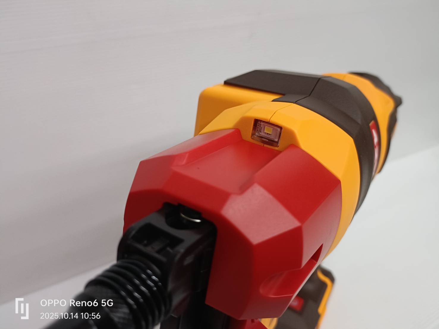 INGCO เครื่องยิงตะปูคอนกรีต40มม 42V CCNLI420602